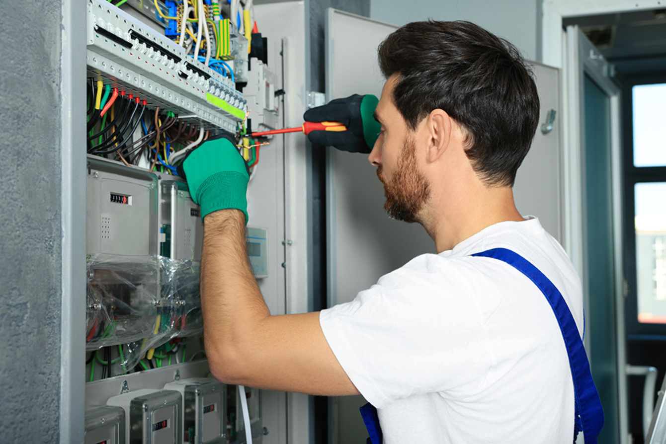 Nieder­spannungs­anlagen bei Wolfgang Mayerle Elektromeisterbetrieb in Gochsheim